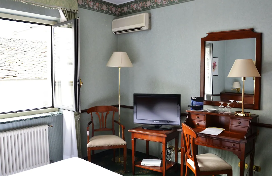 Hotel De La Ville-1