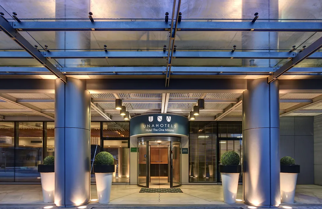 Una Hotels The One Milano Hotel & Residence-1