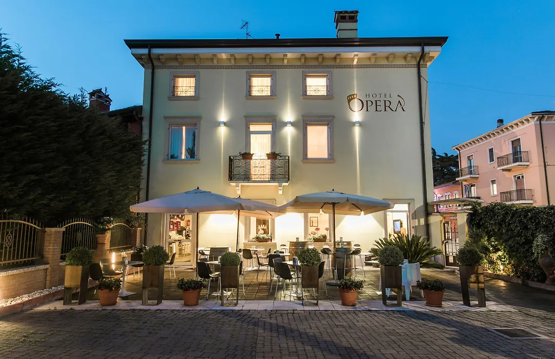 Hotel Opera-1