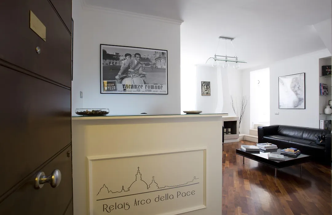 Relais Arco Della Pace-1