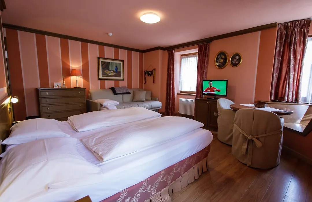 Hotel Compagnoni-1