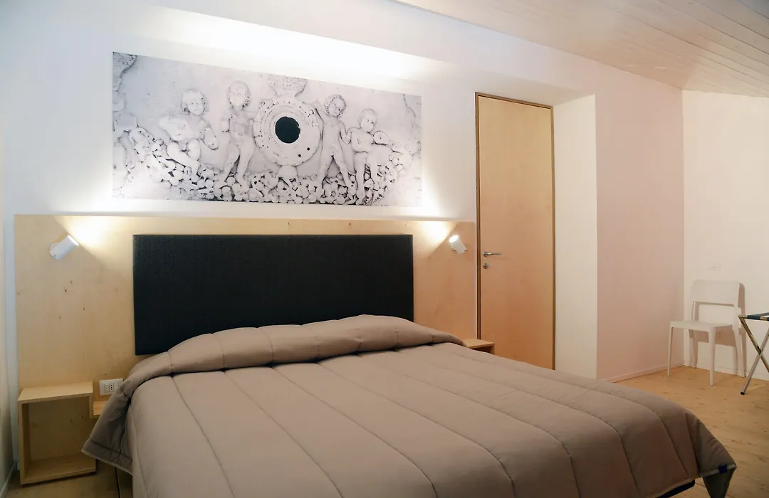 Le Stanze Del Lago Apartments-1