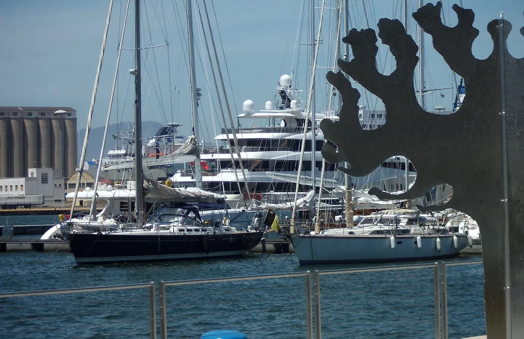 Al Porto Di Cagliari-1