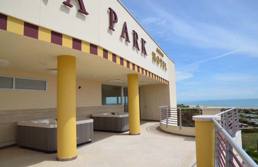 Laguna Park Hotel 4Superior-1