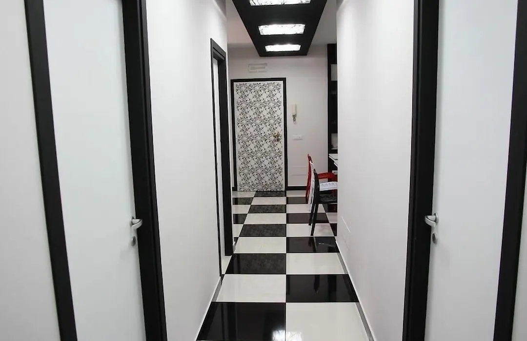 Black & White G&G-1
