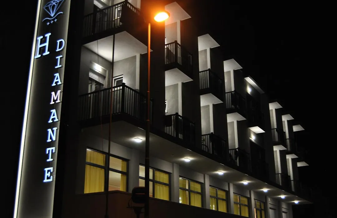 Hotel Diamante Colazione Xl Parcheggio Gratis A 5 Chilometri Da Rimini Fiera-1