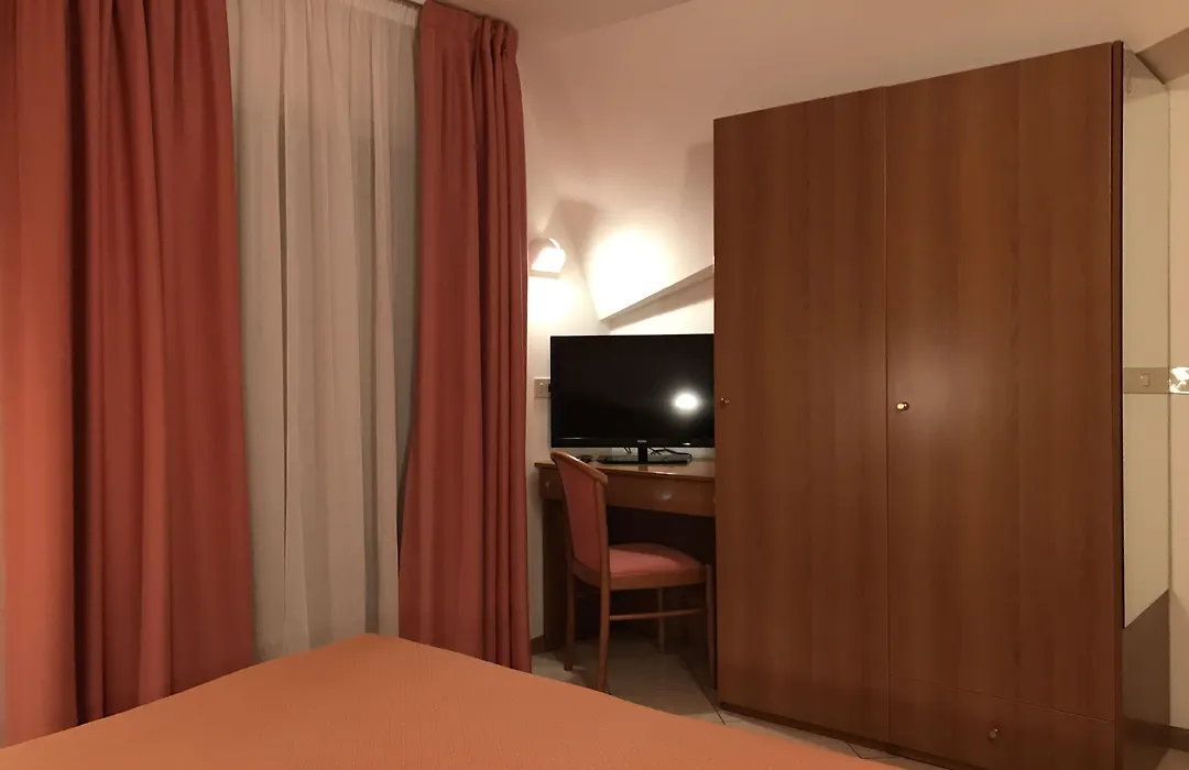 Hotel Touring-1