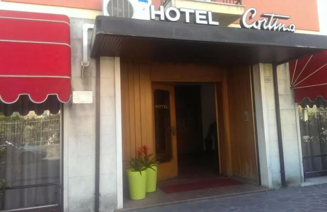 Hotel Cortina-1