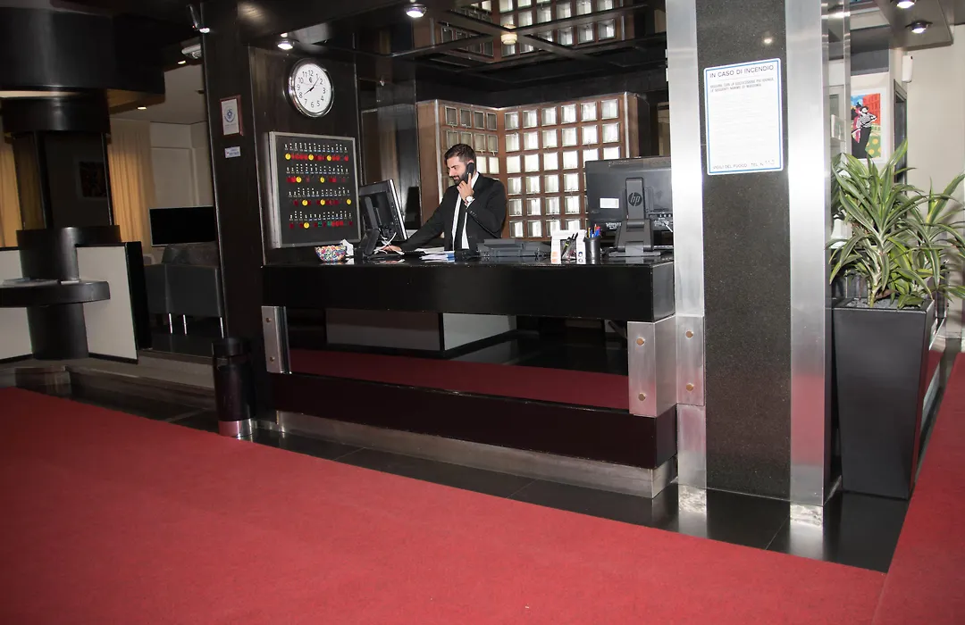 Hotel 7 Mari-1