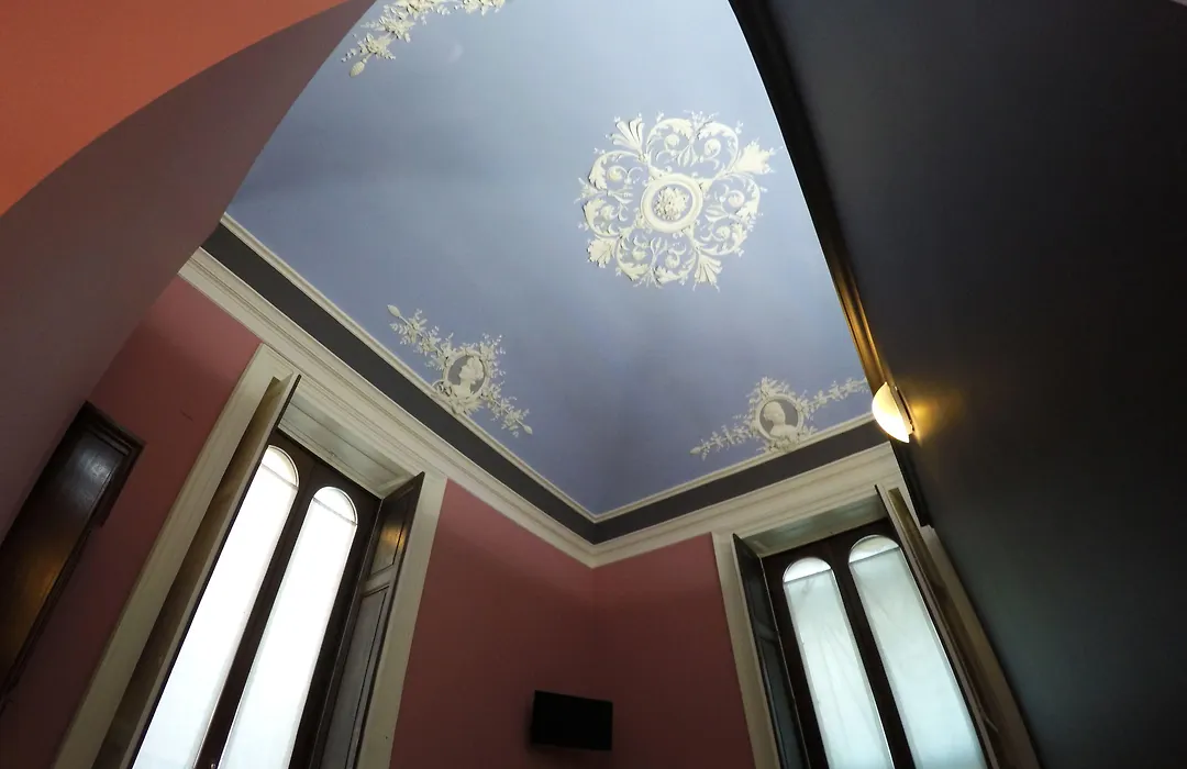 Art Fashion House Luxury Rooms-1