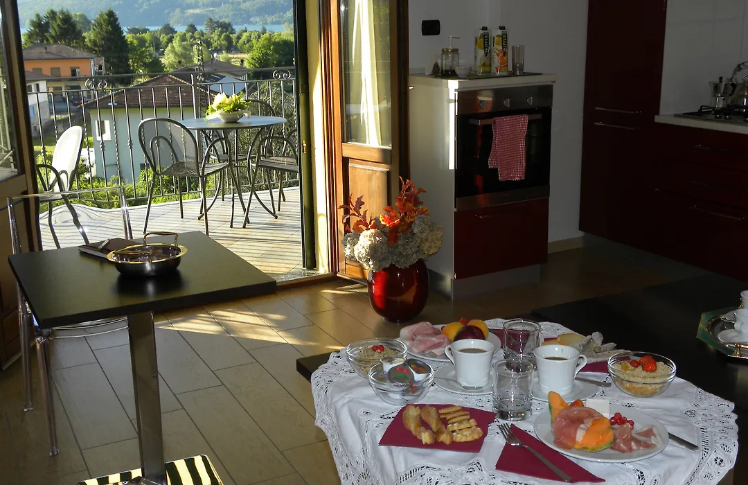 B&B Lori-1