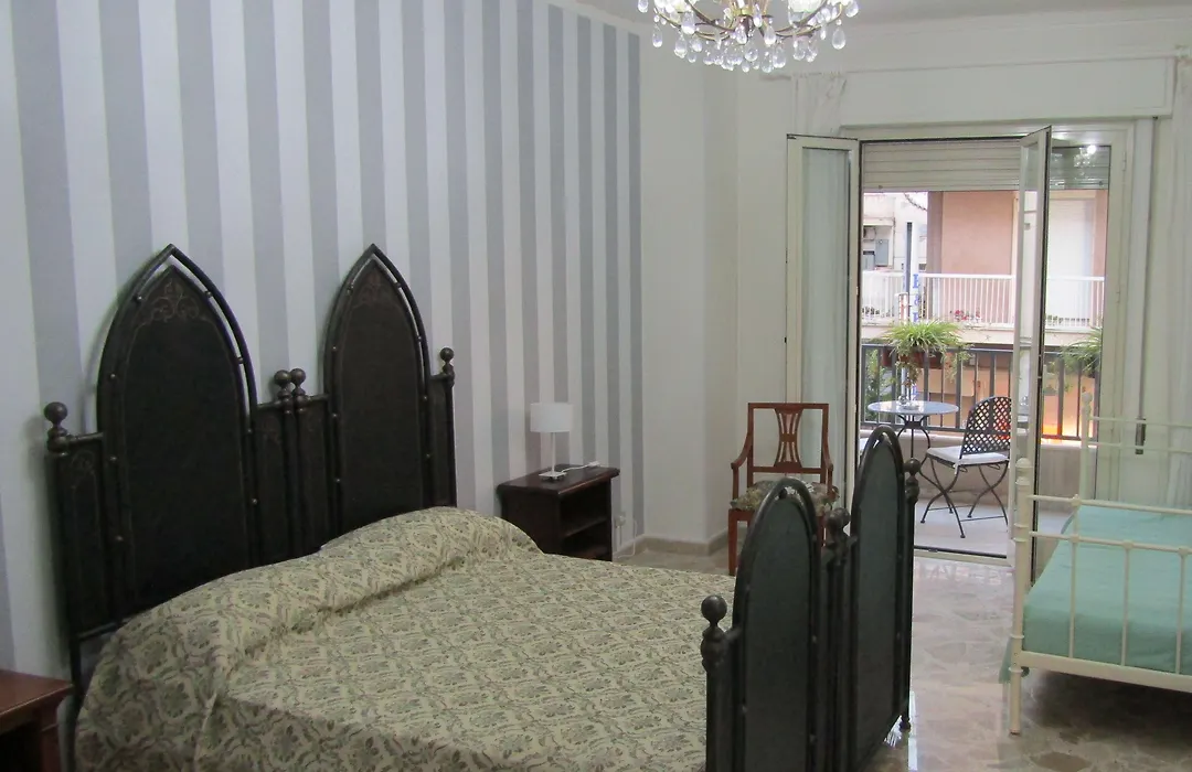 Tilde B&B-1