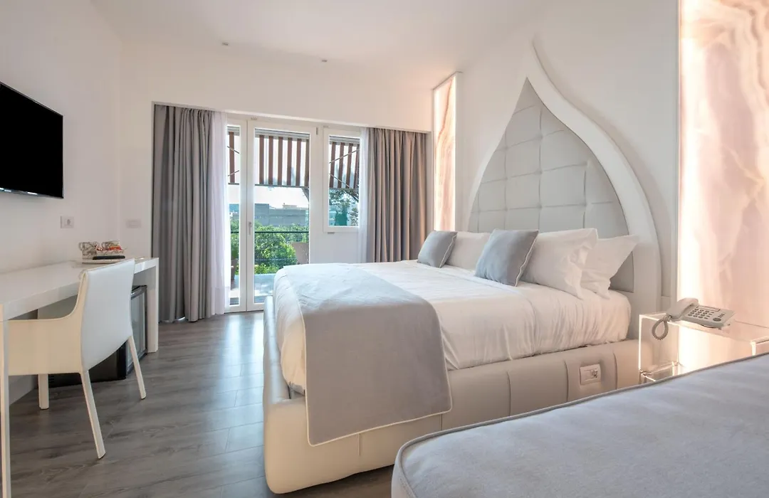 Diamond Suite-1