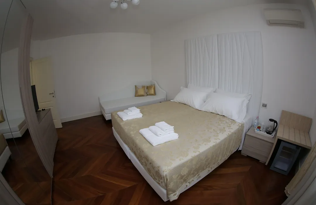 Champagne Rooms-1