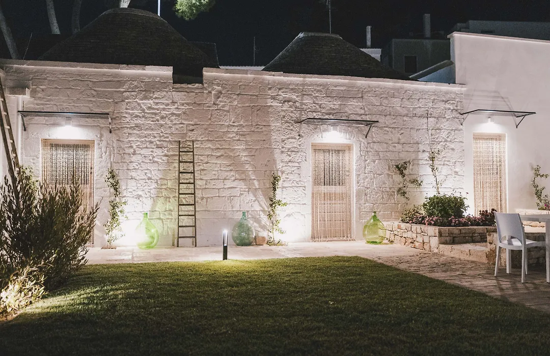 Trulli in corte-1