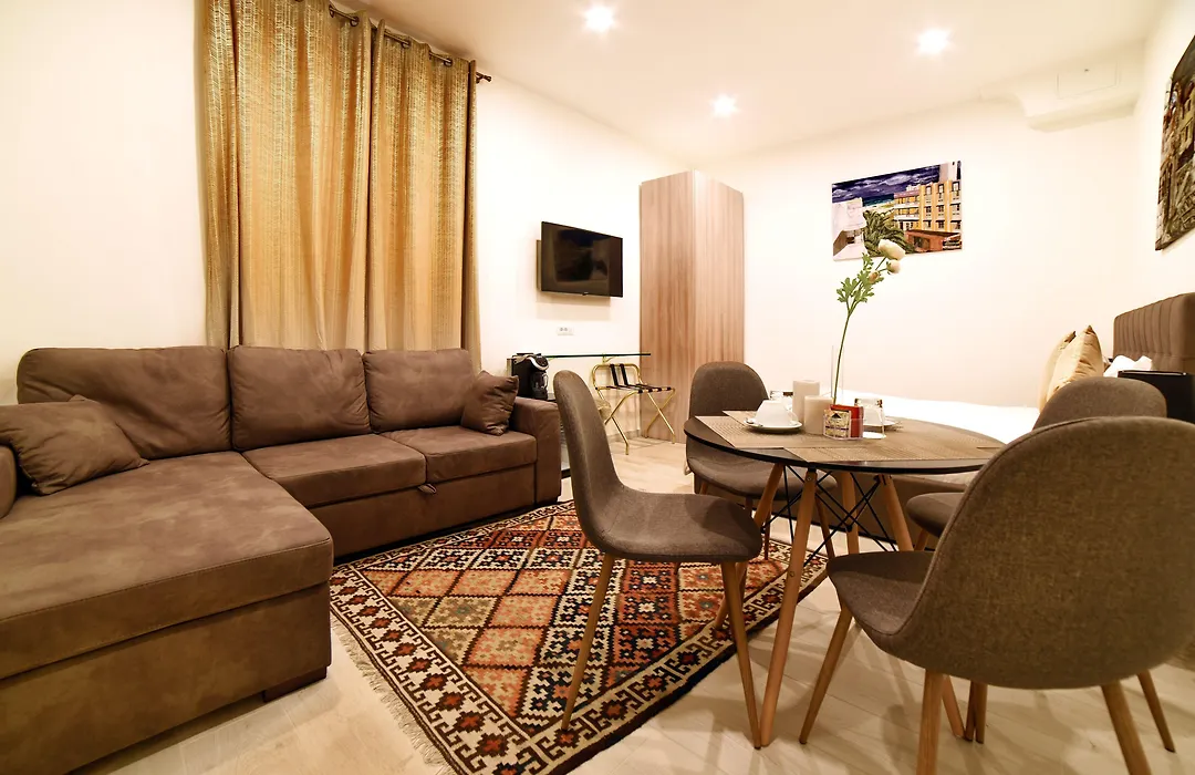 Coladir Guest House-1