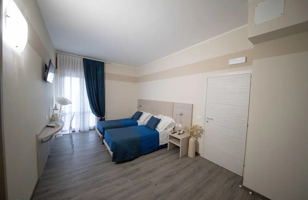 Home Hotel-1