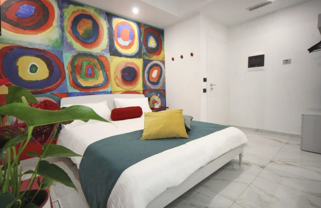 Be Coloured - Boutique Art Rooms In Naples-1