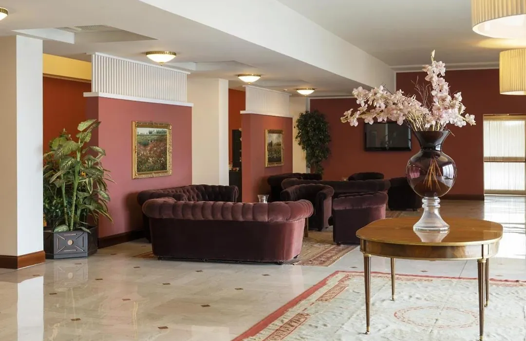 Hotel Maxim-1