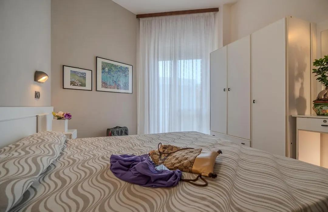 Hotel 2000-1