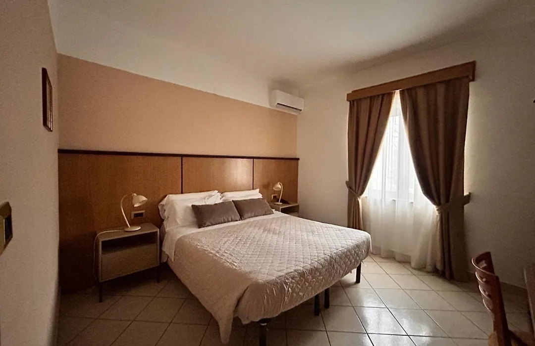 Hotel Al Faro-1