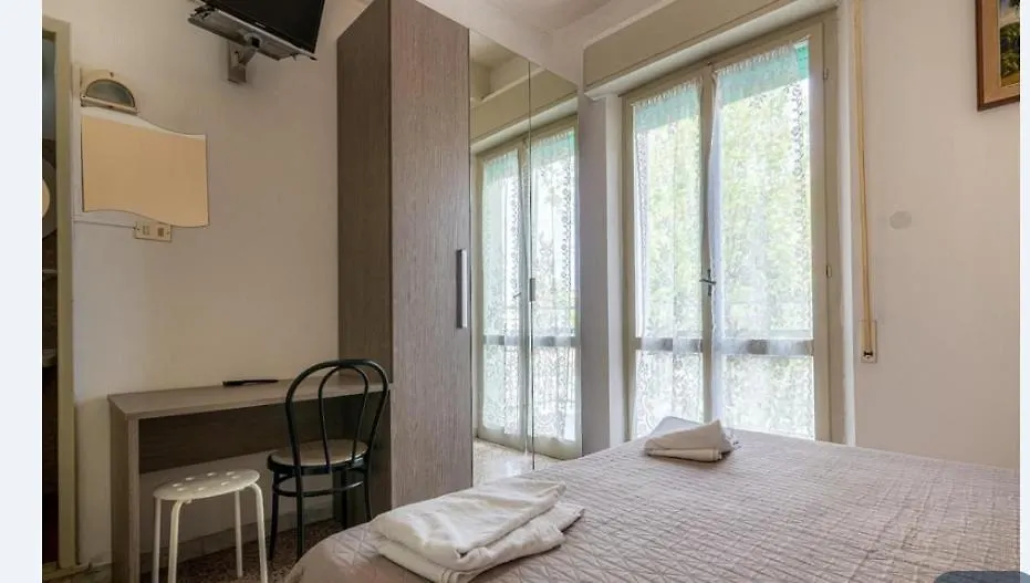 Hotel Britta-1