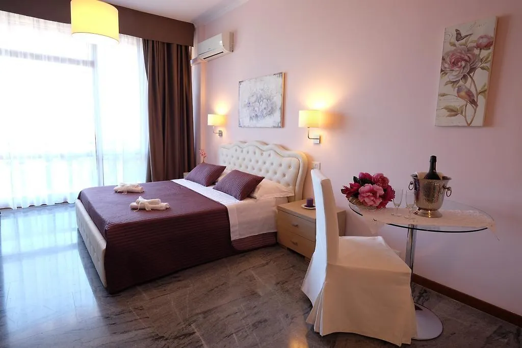Fiore Vaticano B&B-1