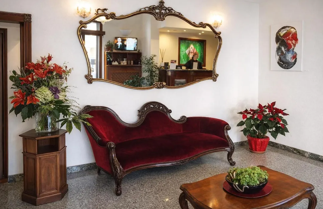 Phi Hotel Ambra-1