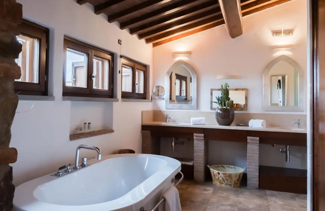 Vogue Hotel Arezzo-1