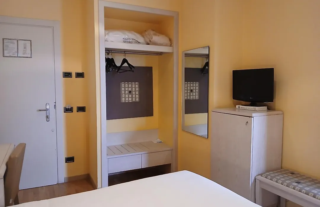 Hotel Chiaraluna-1
