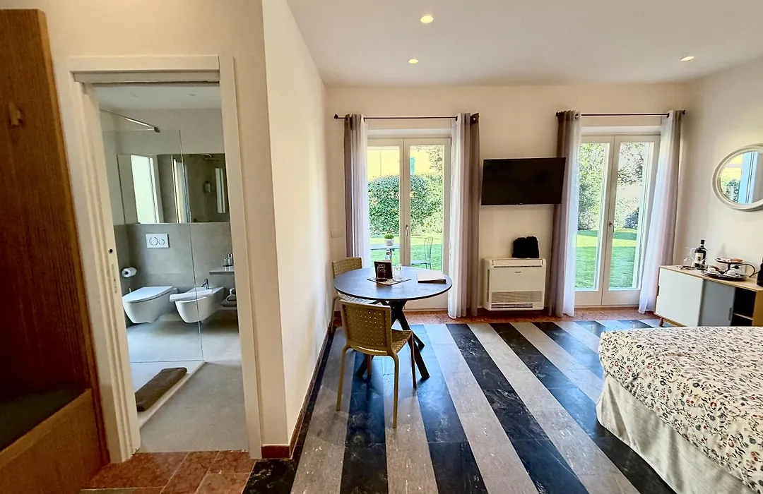Villa Costantina With Heated Pool-1