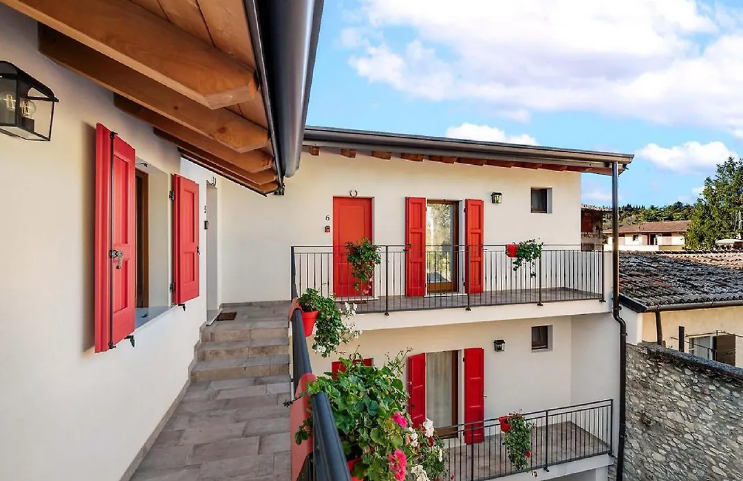 La Volpe Rossa Rooms And Apartments-1