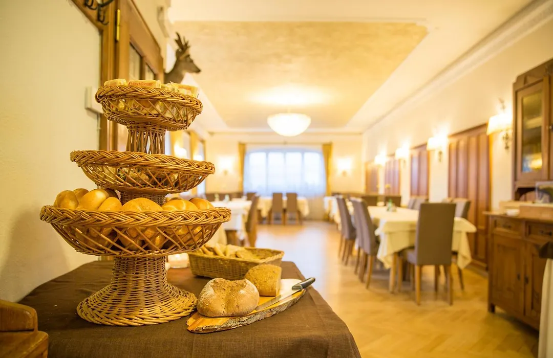 Hotel Weisses Lamm-1