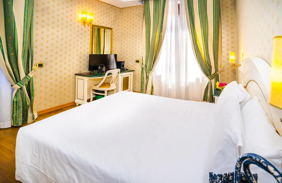 Hotel La Lumiere Di Piazza Di Spagna-1