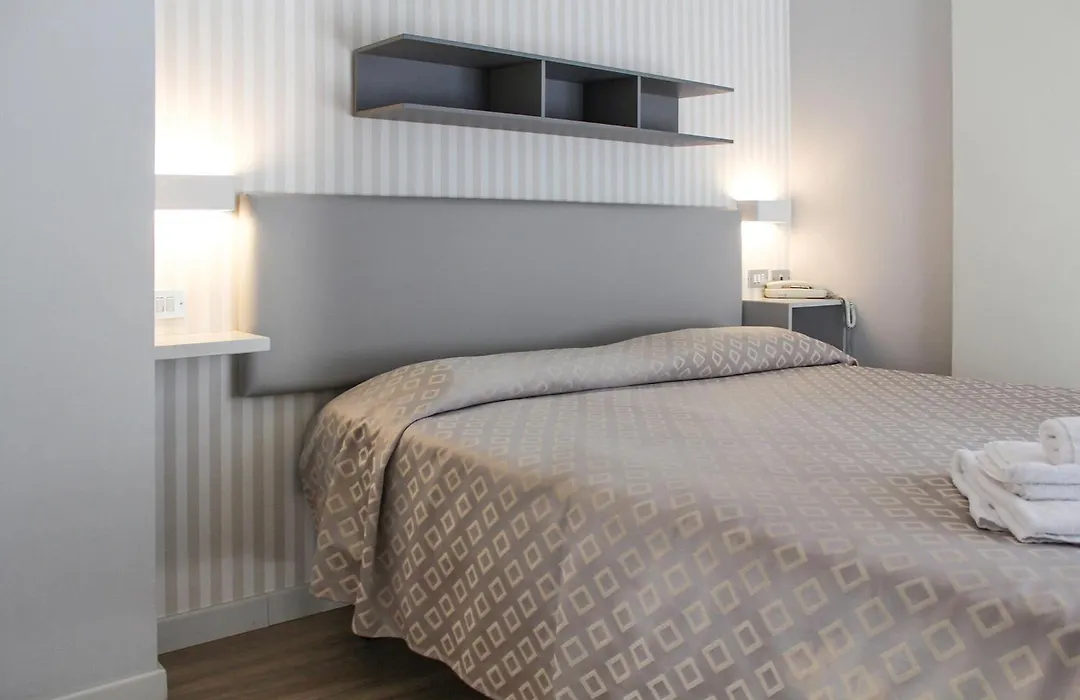 Hotel Brig Fronte Mare Nuova Gestione-1