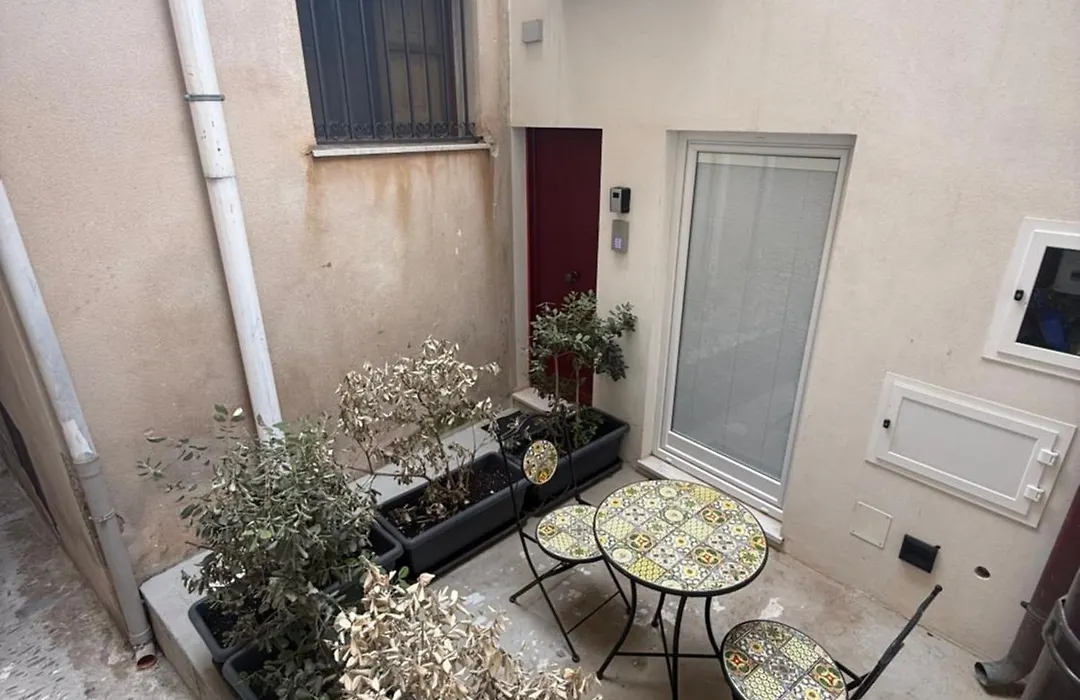 Alley House-1