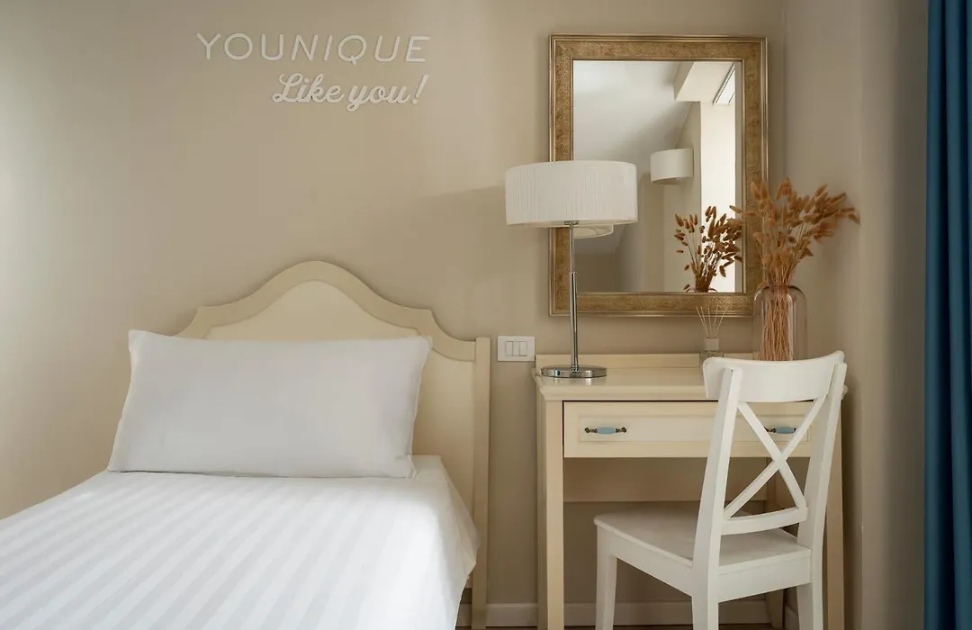 BeYou Hotel Villa Rosa-1