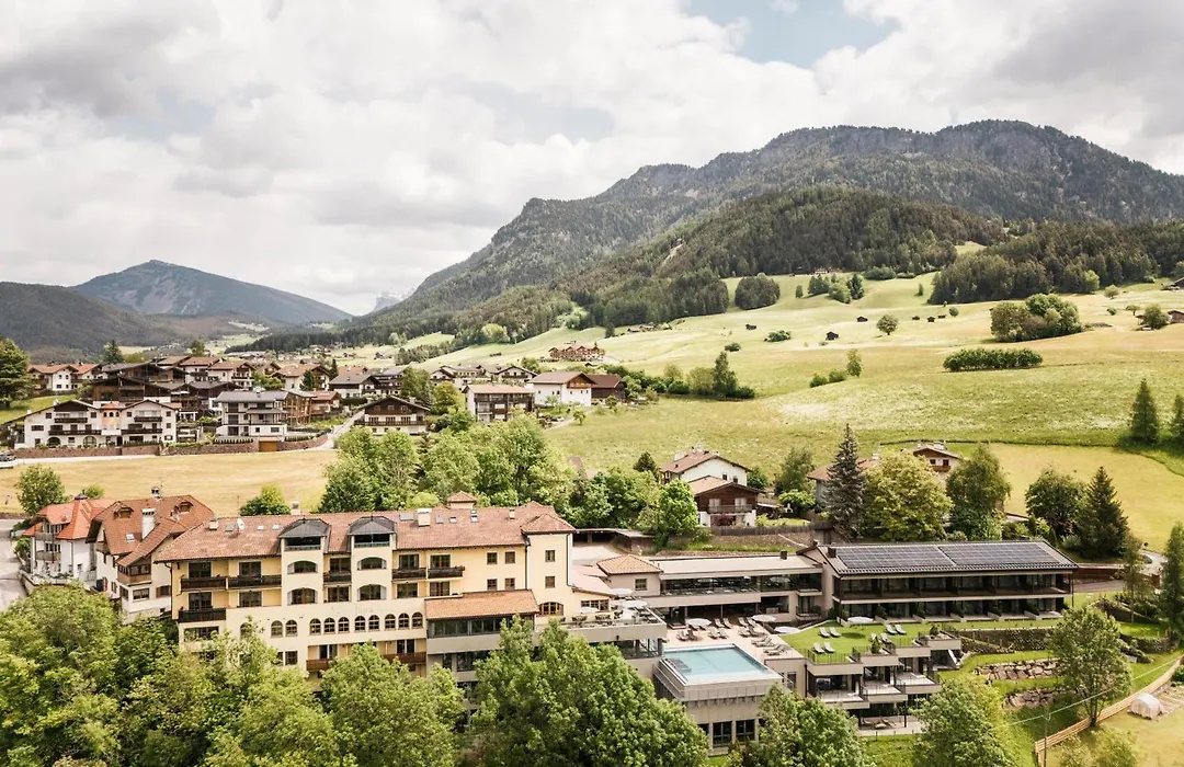 Hotel Alpenflora-1
