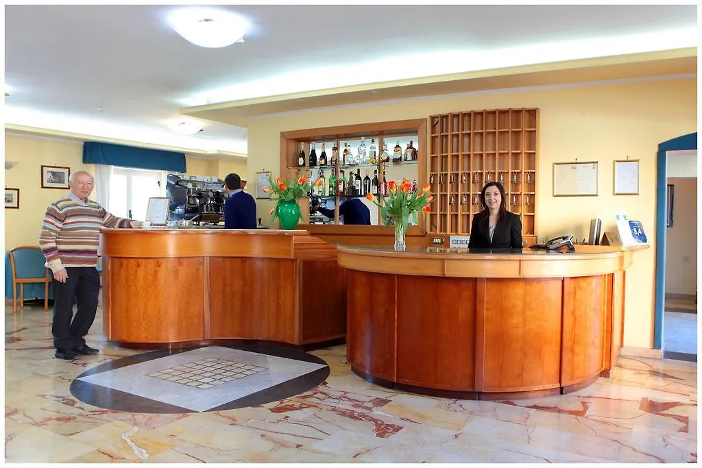 Hotel Iside-1