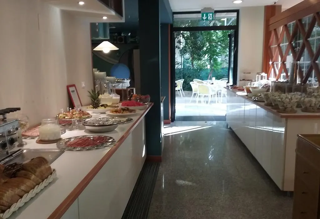 Hotel Carol-1