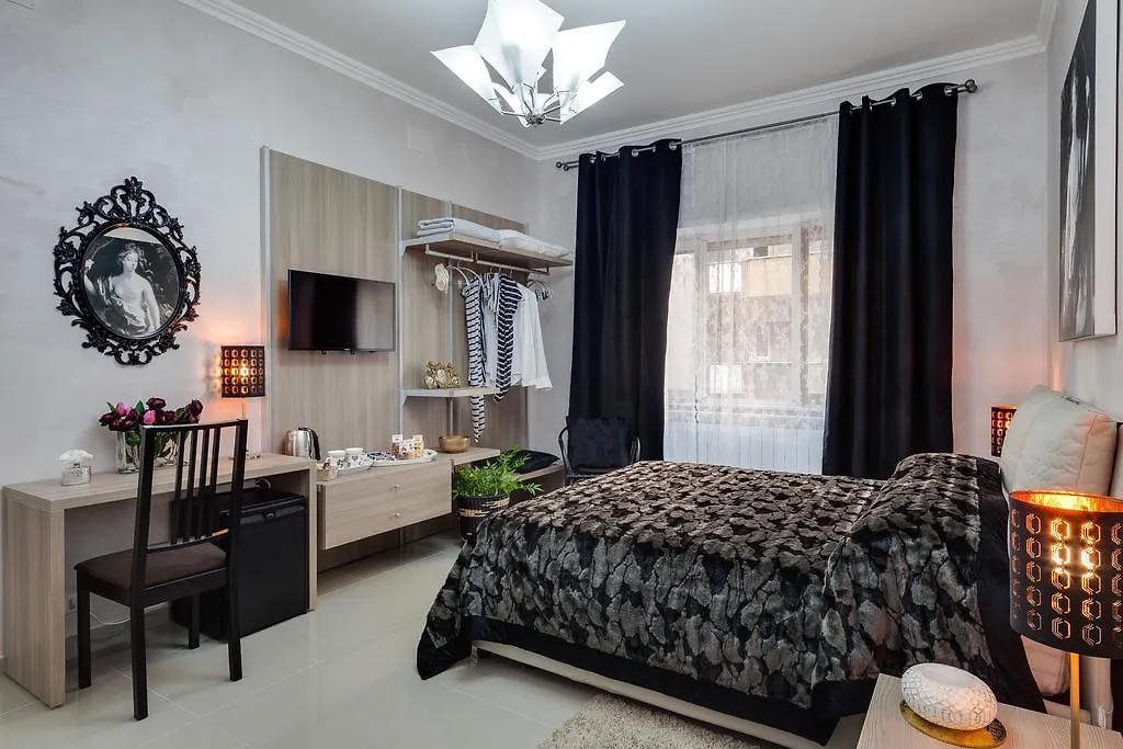 Dreamsrome Suites-1