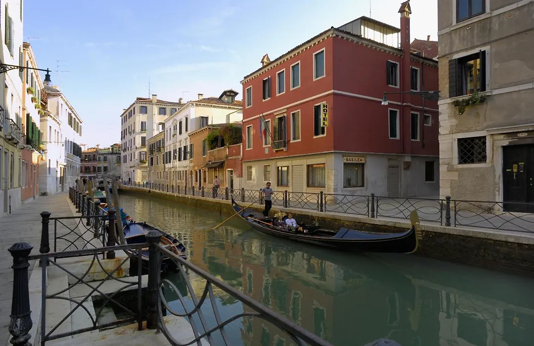 Albergo Basilea-1