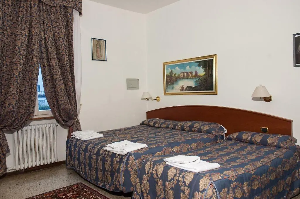 Vip Hotel-1