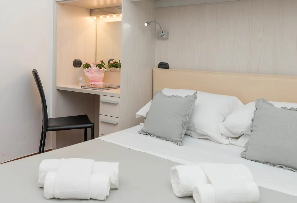 Andenis Luxury House-1