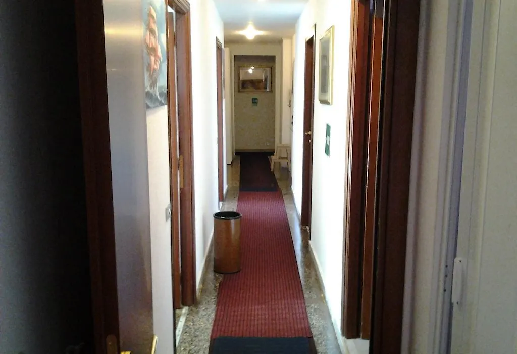 Hotel Guesthouse Massena-1