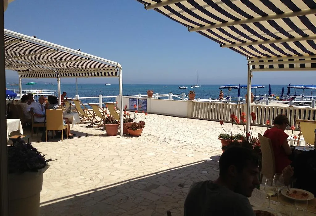 Hotel Le Najadi-1