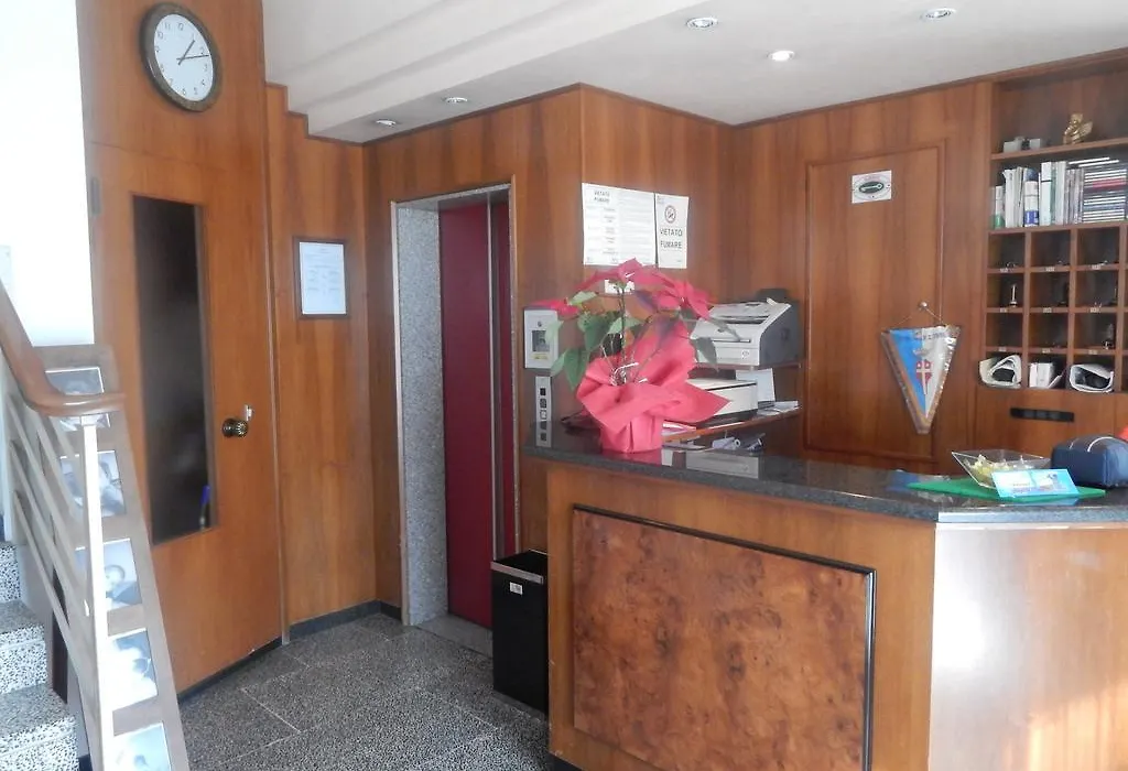 Hotel Aurora-1