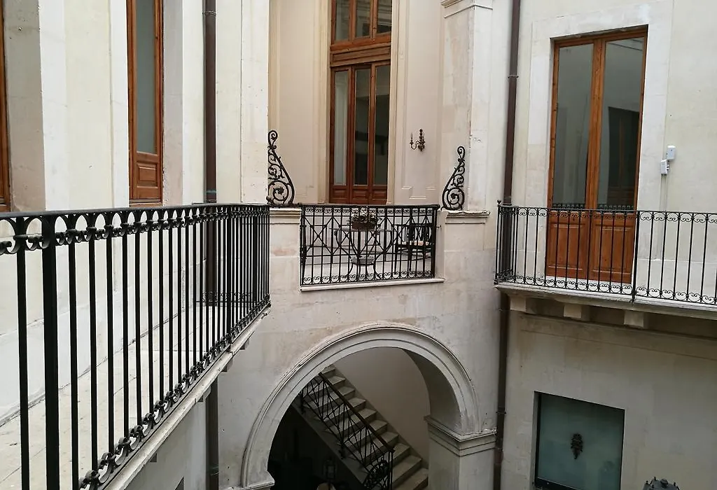 Palazzo Giaracà-1