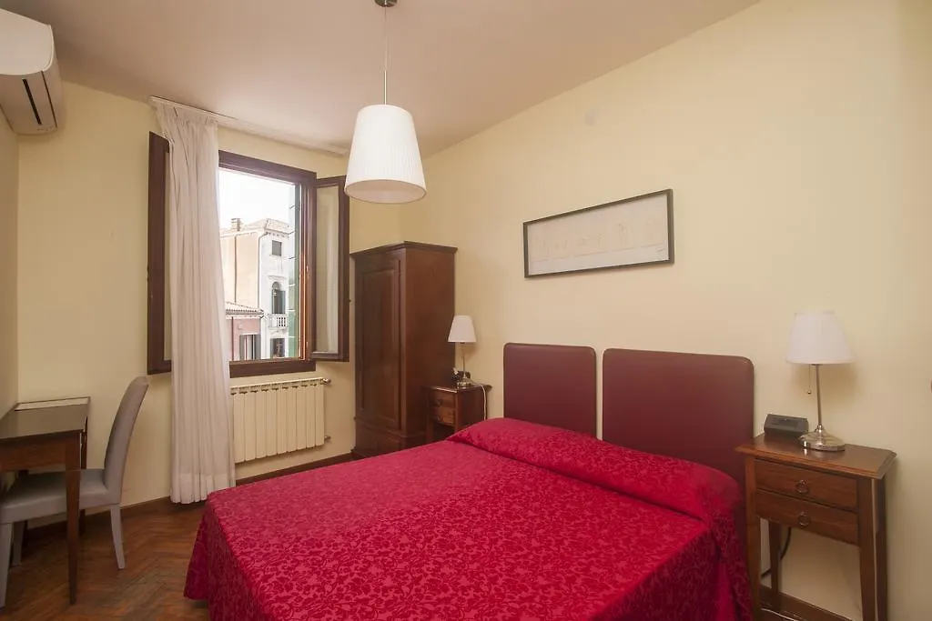 Hotel Dalla Mora-1