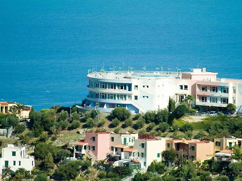 Club Bridge Hotel-1